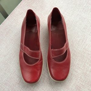 Kenneth Cole Reaction Mary Janes